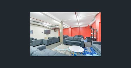 Three-Bedroom Furnished Apartment in the Heart of the City - Photo 3