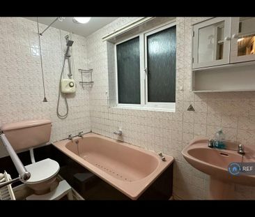 3 bedroom detached house to rent - Photo 5
