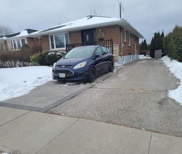 For Lease - 611 Newman Crescent, Whitby, Ontario - Photo 6