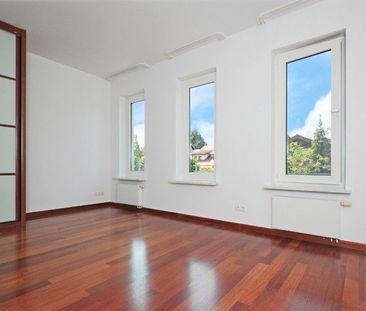 Wolnostojący dom z pieknym ogrodem | STARY WILANÓW - Zdjęcie 3