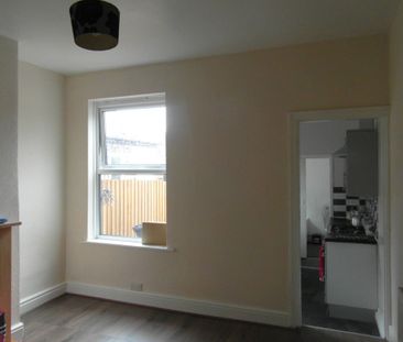 AVAILABLE NOW*** TWO DOUBLE BEDROOMS****ENTRANCE HALL WAY*** DINING... - Photo 3