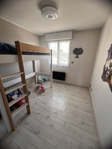 Location Appartement 3 pièces 75m² ST LAURENT DU VAR 06700 - Photo 4