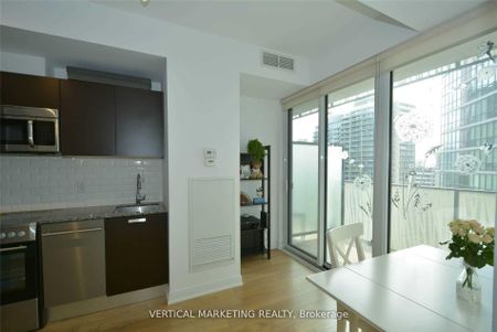 For Lease - 42 Charles Street Unit# 1203, Toronto, Ontario - Photo 2