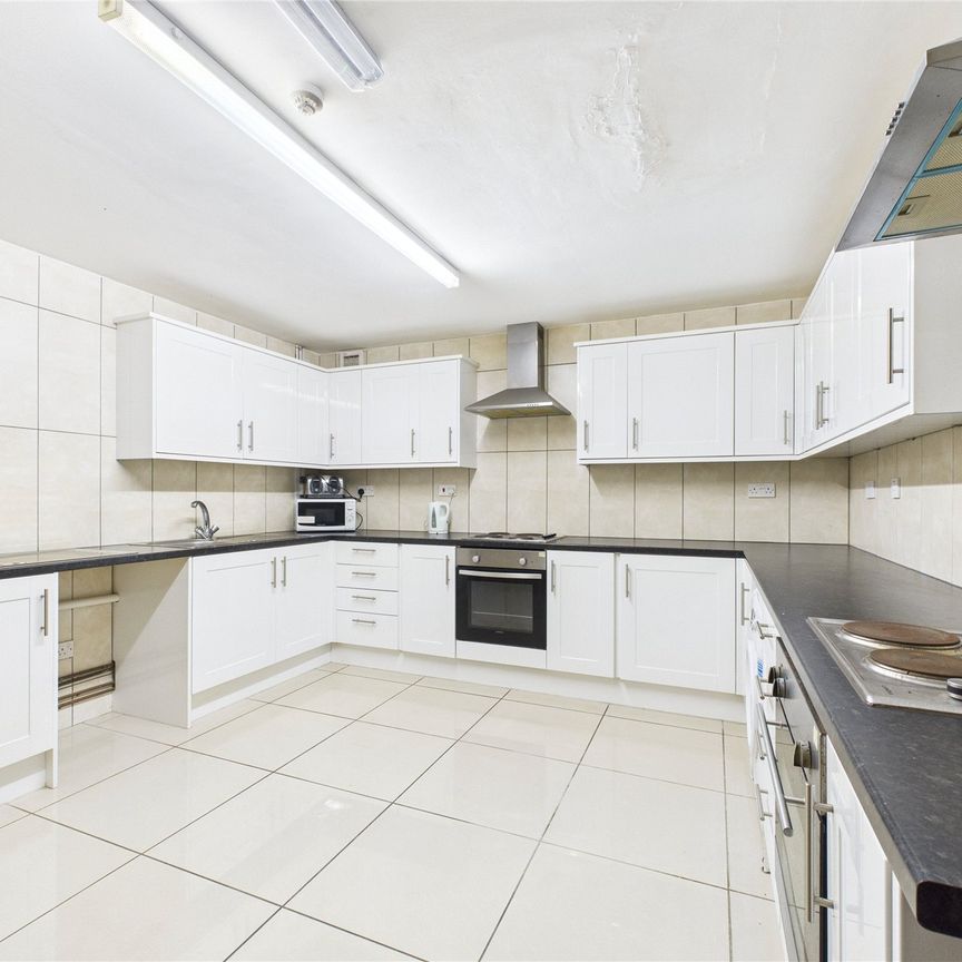 Albert Street, Slough Albert Street, Slough - Photo 2