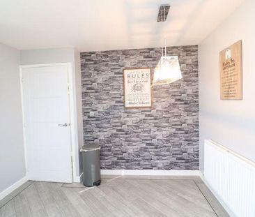 3 bedroom terraced house to rent - Photo 1