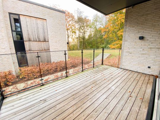 Nybygget og rummelig 3-værelses lejlighed i fantastiske omgivelser - Foto 1