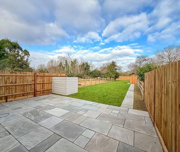 Lower Road, Great Amwell, Ware - Photo 1