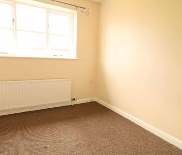 The Fairways, Scunthorpe - Photo 1