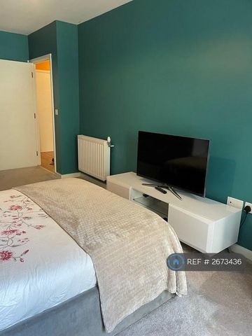 2 bedroom flat to rent - Photo 4