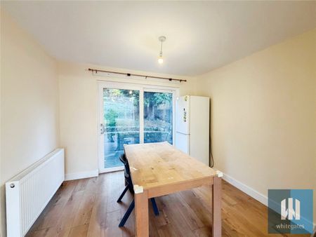 Springwood Hall Gardens, Springwood, Huddersfield, HD1 - Photo 3