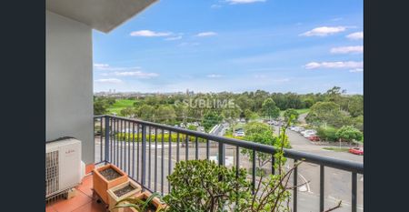Spacious 2 Bedder With Park and City Views - Photo 5