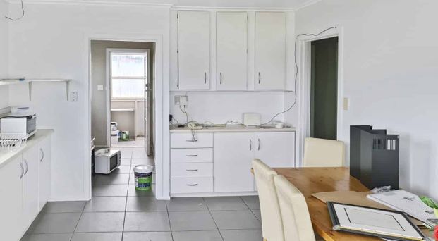 Power, Water, Internet & Laundry Included In Rent! - Photo 1