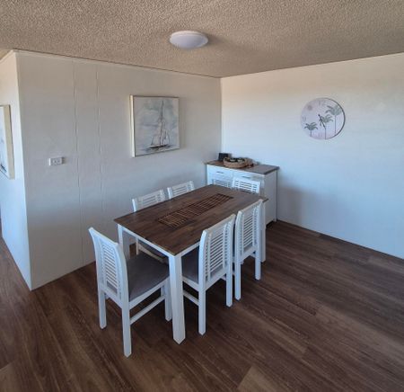 Furnished Beachside Apartment - Photo 5