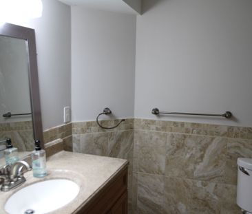 For Lease - 147 Jordanray Boulevard, Newmarket, Ontario - Photo 6