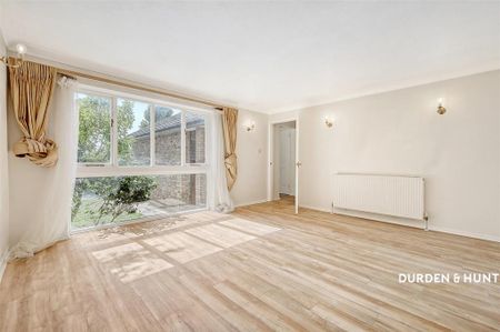 4 bedroom detached house to rent - Photo 2