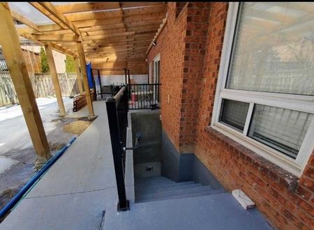 For Lease - 495 Bud Gregory Boulevard, Mississauga, Ontario - Photo 2