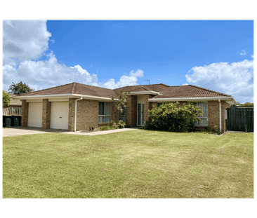 SPACIOUS FAMILY HOME - Photo 2