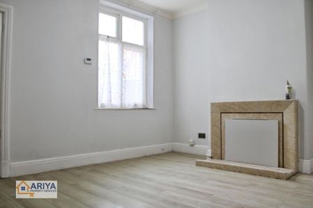 3 bedroom terraced house to rent - Photo 4