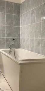 VALENCIENNES : Appartement T2 avec parking aérien fermé - Photo 3