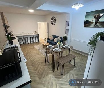 1 bedroom in a house share to rent - Photo 2