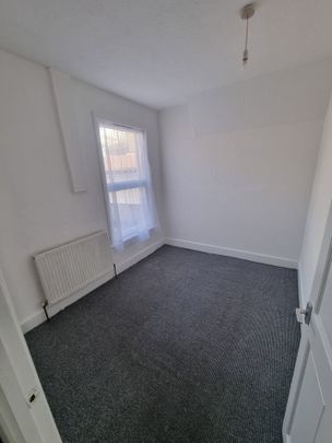 2 Bed Flat, Sheridan Road, E12 - Photo 1