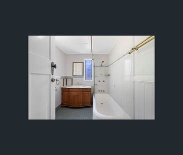 38 Mining Street, Bundamba, Qld 4304 - Photo 4