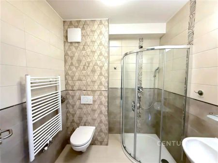 Pronájem jednotky 1kk s terasou v ubytovacím zařízení – Tachlovice, 48 m - Fotografie 4