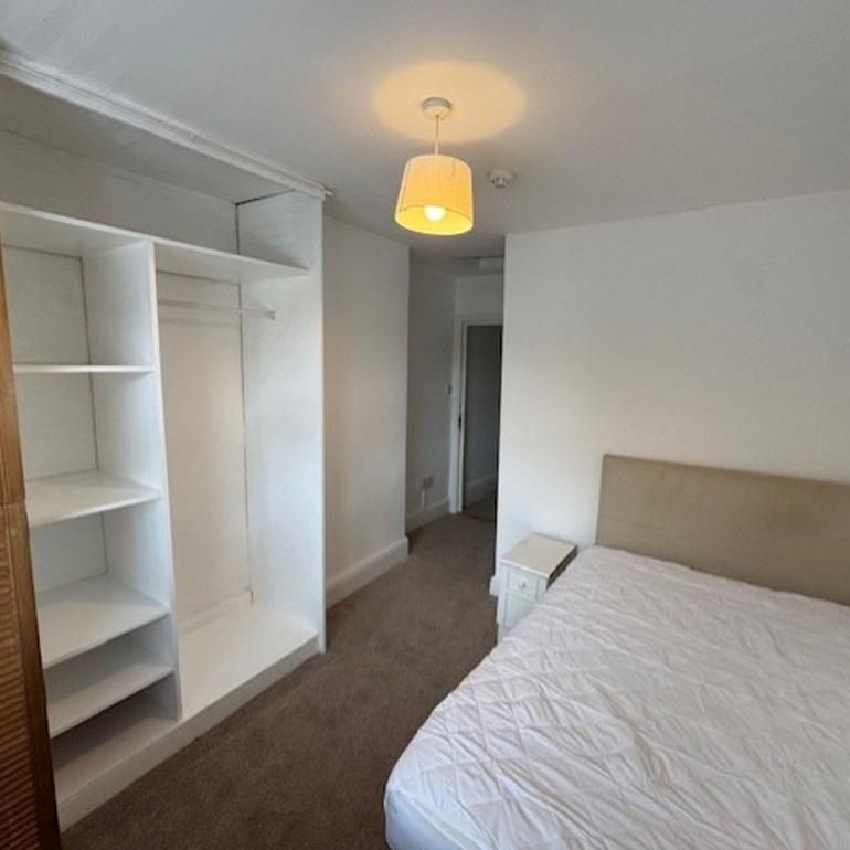 1 bedroom in a house share to rent - Photo 1