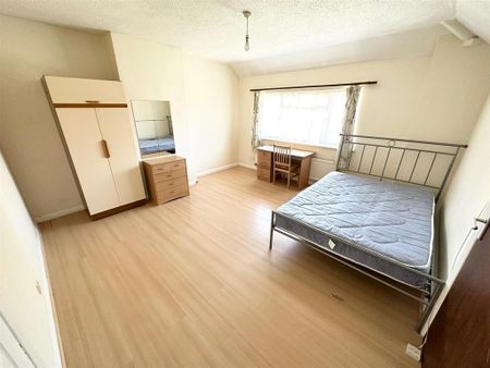 5 bedroom semi-detached house to rent - Photo 4