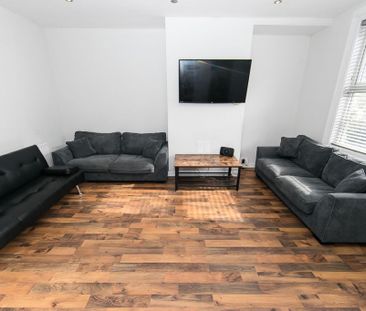 Headingley Avenue, Headingley, Leeds - Photo 1
