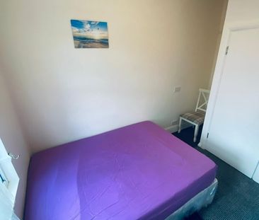 Room in a Shared House, Natal Road, SW16 - Photo 2