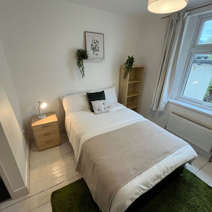 6 Bed Terraced House, Bristol, BS6 - Photo 2