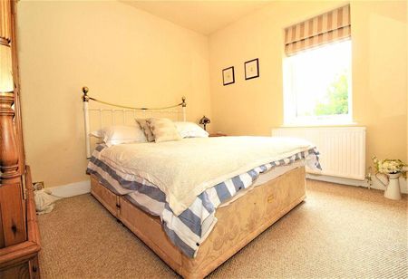 3 bedroom semi-detached house to rent - Photo 4