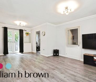 Leather Lane - Photo 1