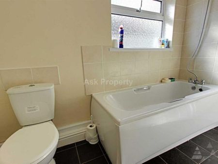 1 bedroom in a house share to rent - Photo 5