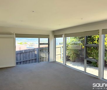 MODERN UNIT - Photo 4