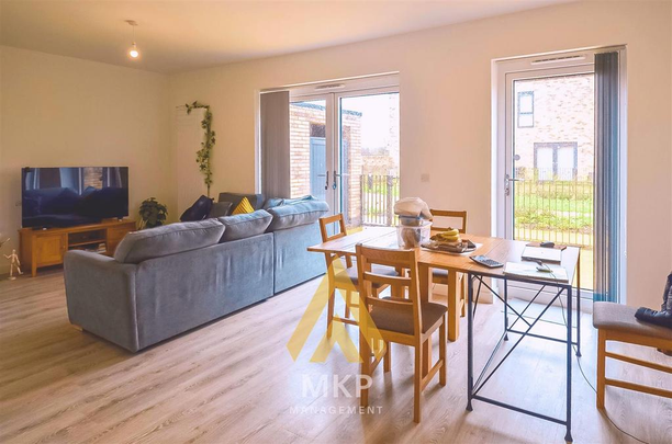 3 bedroom terraced house to rent - Photo 1