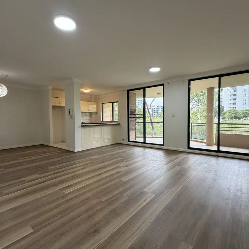 Exquisite, Restored Apartment Within Carlingford West School Catchment - Photo 1