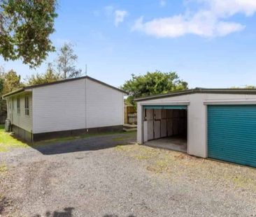 Charming 3BR Home with Deck & AC! - Photo 2