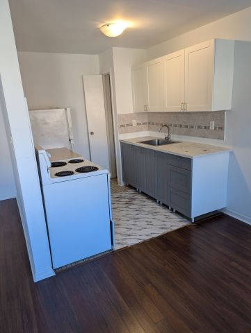 For Lease - 41 Huron Heights Drive Unit# #6, Newmarket, Ontario - Photo 3