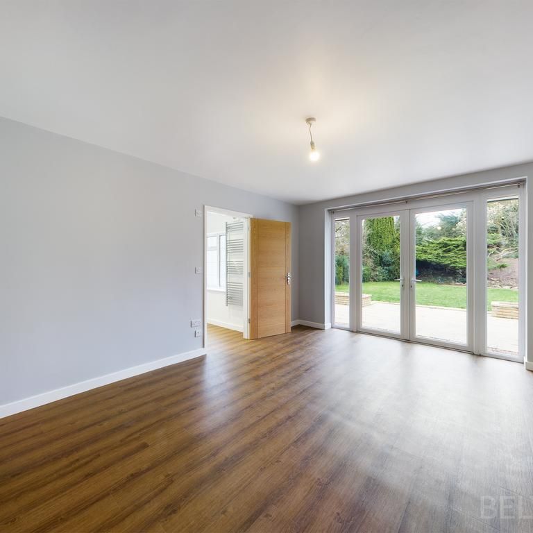 4 bedroom detached bungalow to rent - Photo 1