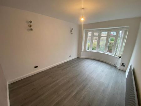 4 bedroom semi-detached bungalow to rent - Photo 3