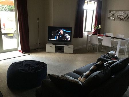 Beautiful Near-New 2 Bedroom 2 Ensuite Home - Photo 5