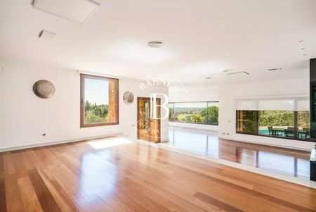 Las Rozas de Madrid, Community of Madrid 28290 - Photo 3