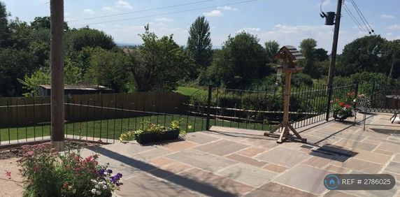 2 bedroom bungalow to rent - Photo 2