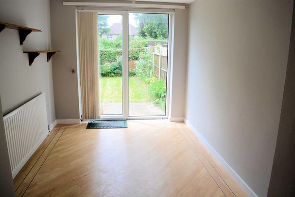 3 bedroom semi-detached bungalow to rent - Photo 1