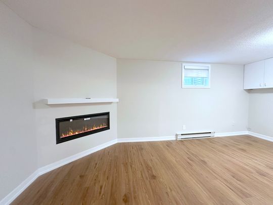 For Lease - 2605F Battleford Road, Mississauga, Ontario - Photo 1