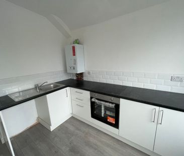 Eversley Rd, Swansea, SA2 - Photo 2