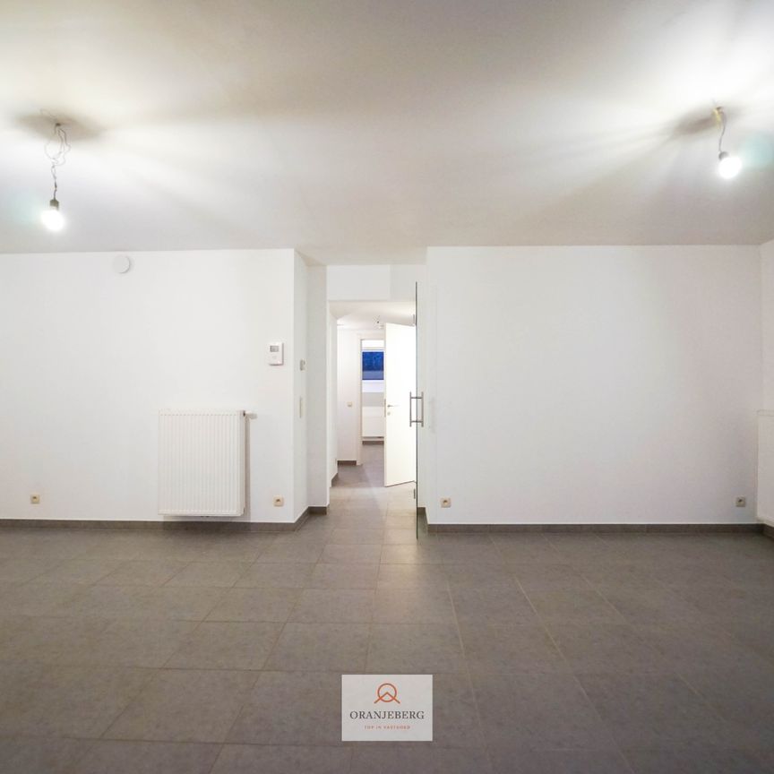 2 slaapkamerappartement met terras en 2 autostaanplaatsen - Foto 1