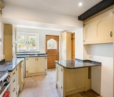 3 bedroom semi-detached house to rent - Photo 6